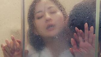 女被叉入视频,女子意外被叉入视频揭秘