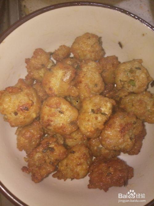 炸肉丸子的家常做法视频,美味可口，简单易学